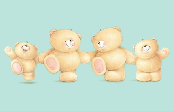 Медвежонок обнимает маму