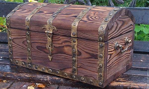 Старинный сундук