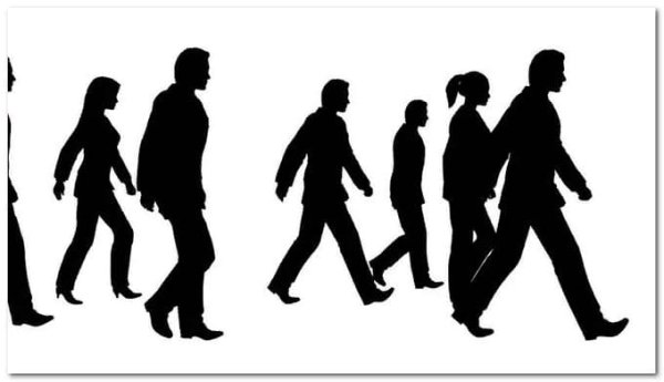 Силуэты людей на улице