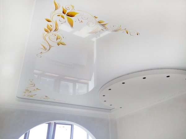 Натяжные потолки с рисунком