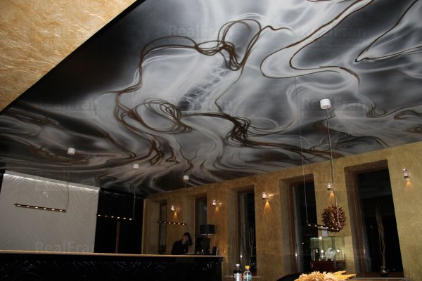 Натяжные потолки с рисунком