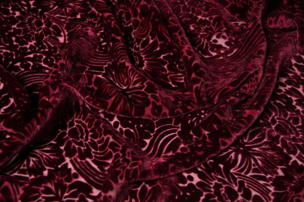 Черная ткань с орнаментом