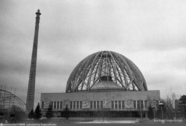 Старое здание цирка в Екатеринбурге