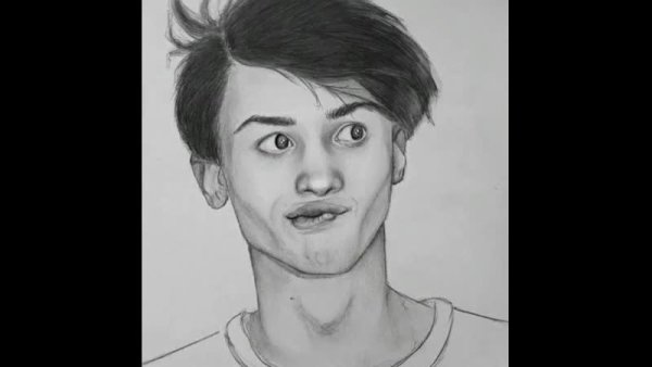 Портрет Дани Милохина