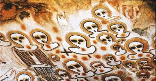 Древние наскальные рисунки инопланетян