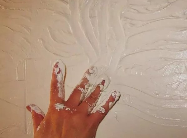 Декорирование стен шпаклевкой