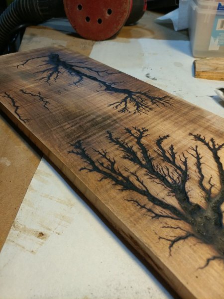 Выжигание Лихтенберга по дереву