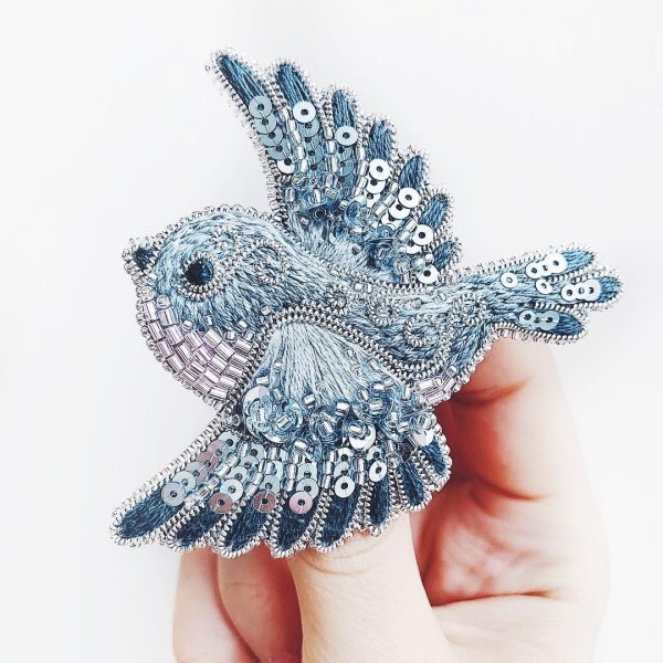 Брошь из бисера на фетре