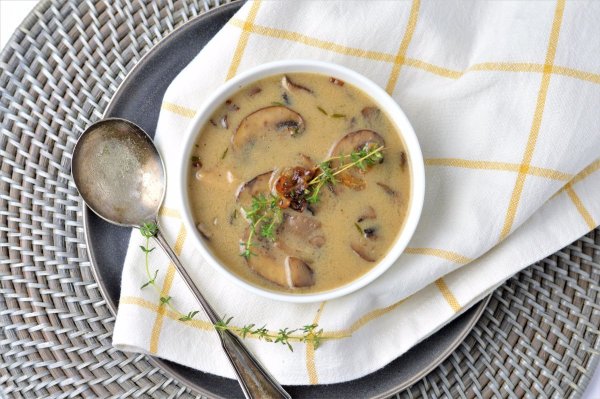 Консоме со спаржей