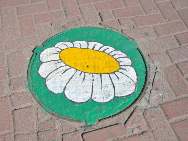 Канализационный люк нарисованный