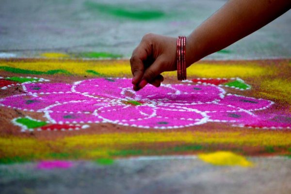 Узоры из цветного песка