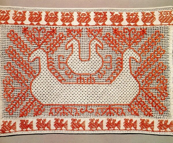 Традиционная народная вышивка России