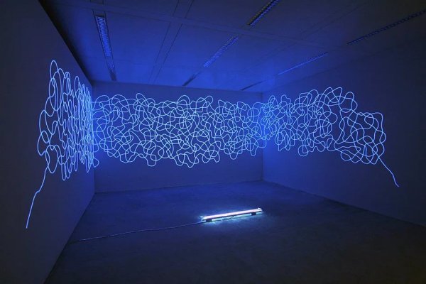 Роспись стен флуоресцентными красками