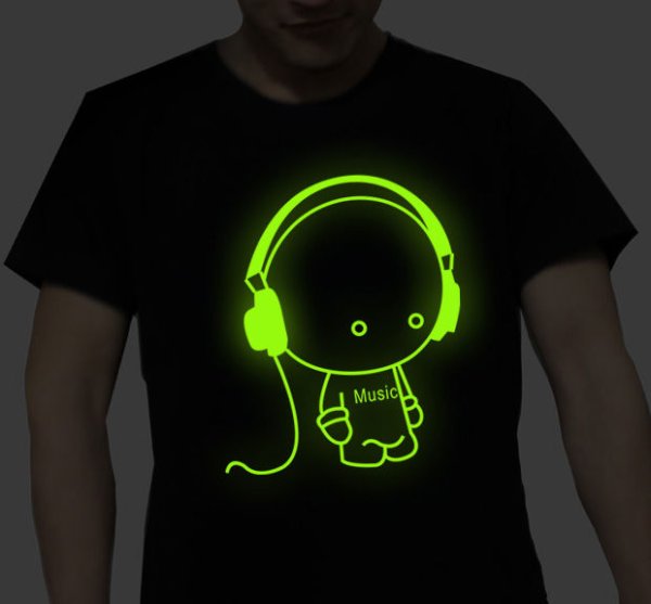 Олень люминесцентной краской