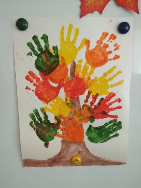 Осеннее дерево из ладошек