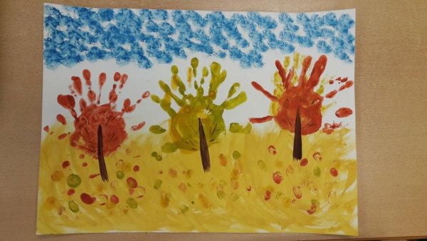 Рисунок на тему осень ладошками