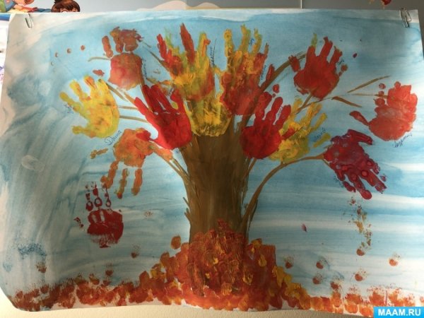 Рисование ладошками осеннее дерево