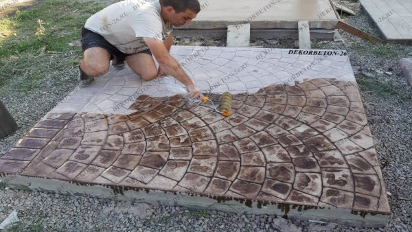 Лак для печатного бетона