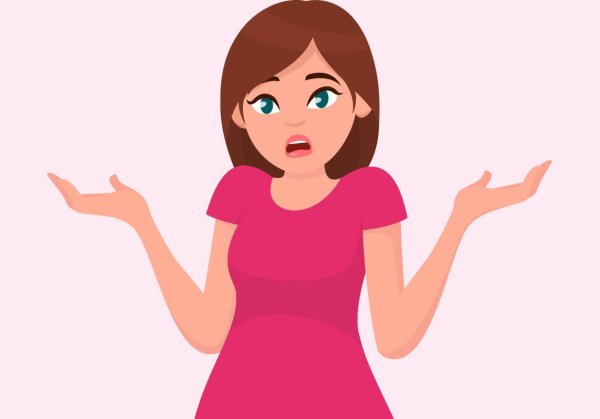 Девочка пожимает плечами