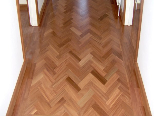 Паркет в коридоре