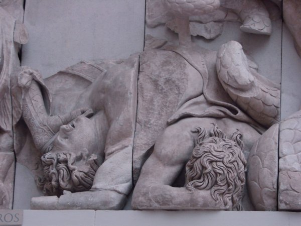 Алтарь Зевса в Пергаме 180 г до н.э