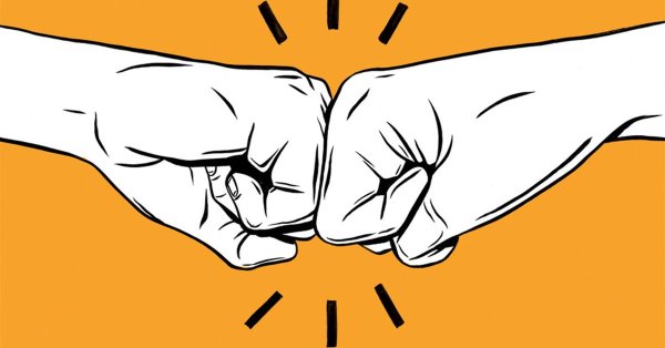 Приветствие кулачками