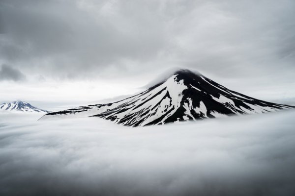 Вулканы Камчатки чб