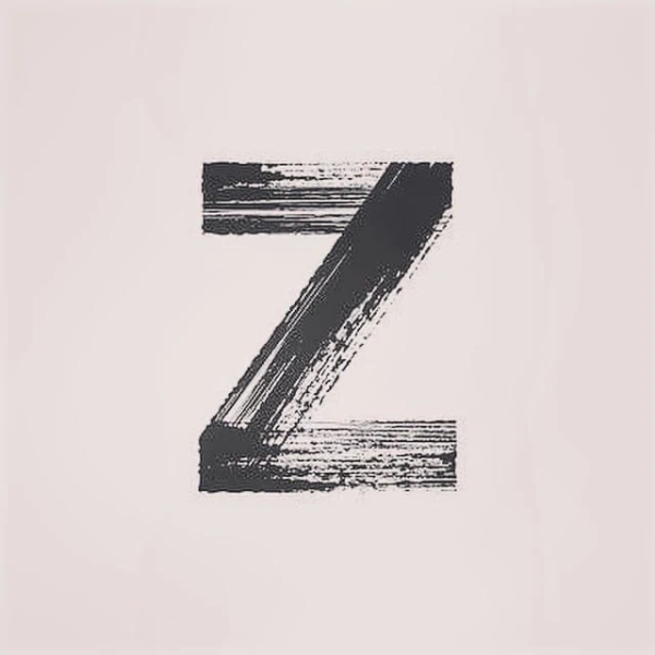 Буква z на черном фоне