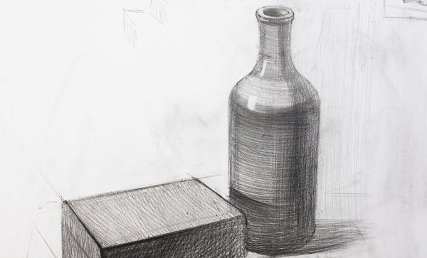 Композиция с бутылкой для рисования