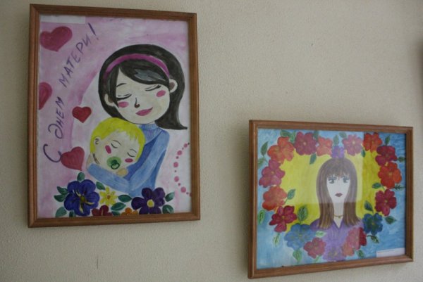 Рисунок ко Дню матери