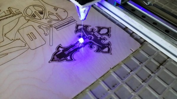 Лазер для рисования по дереву