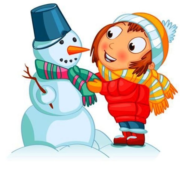 Мальчик лепит снеговика