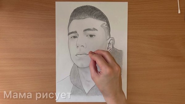 Портрет Егора Крида карандашом