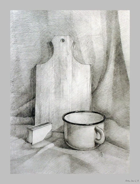 Натюрморт бытовых предметов в карандаше