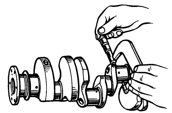Измерение диаметра шеек коленчатого вала
