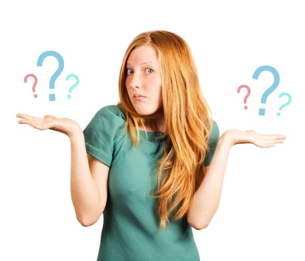 Девушка думает