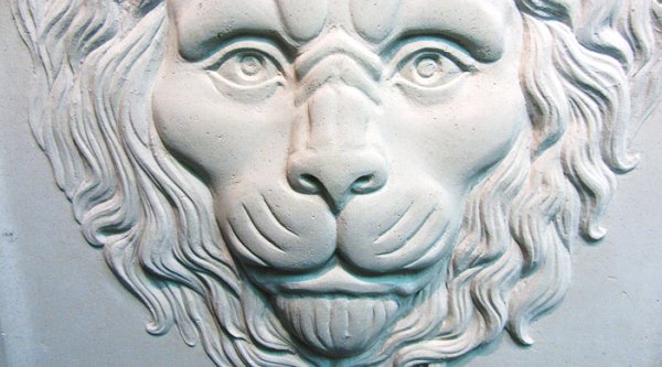 Выпуклый скульптурный рельеф