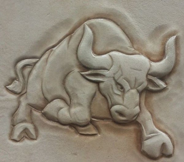 Резьба по дереву бык