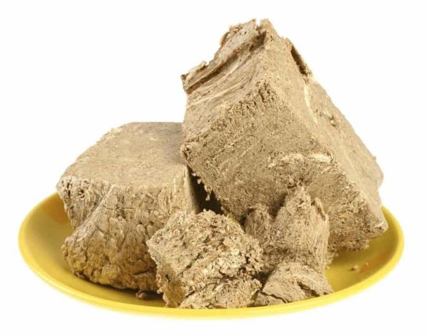 Халва на тарелке