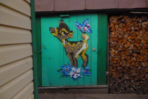 Украшение забора на даче