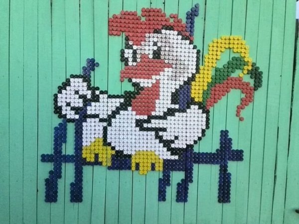 Панно из пластиковых пробок