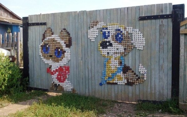 Мозаика из бутылочных пробок