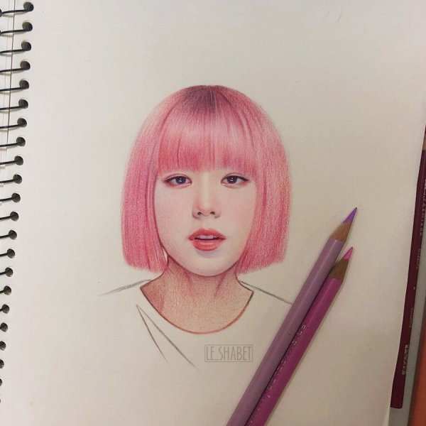 Джису BLACKPINK карандашом