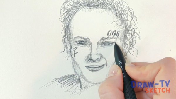 Билли Айлиш черно белые