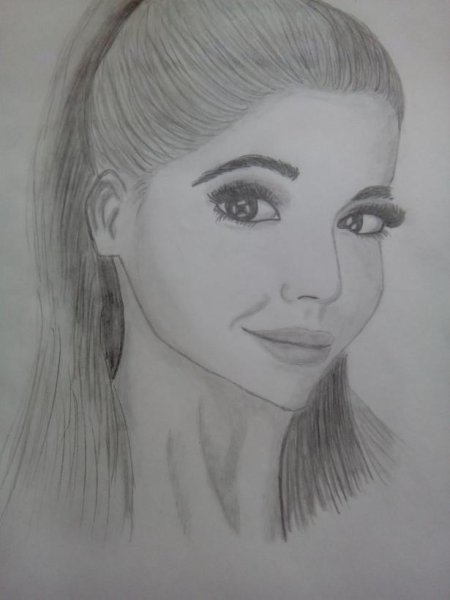 Портрет Арианы Гранде карандашом