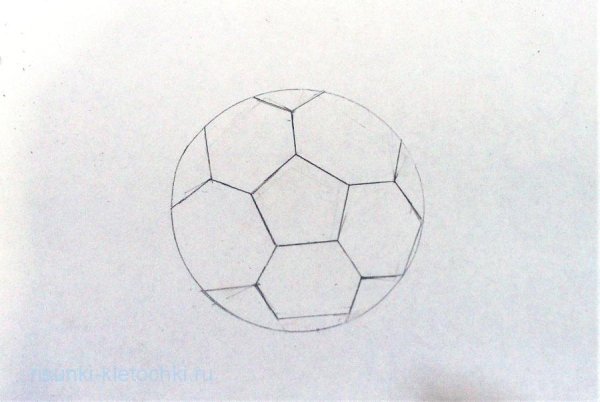 Поэтапное рисование футбольного мяча
