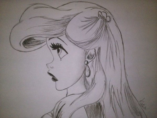 Ариэль карандашом