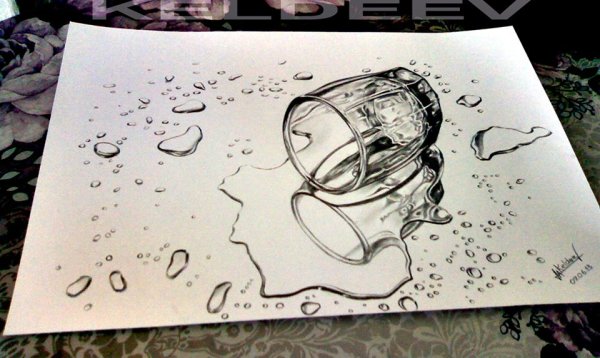 Рисунок ручкой на белом листе