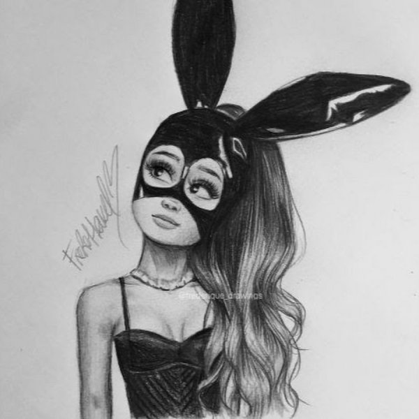 Ариана Гранде в маске арт