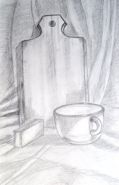 Натюрморт бытовых предметов в карандаше легко